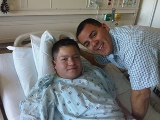 eddie and his dad at the hospital before his surgery